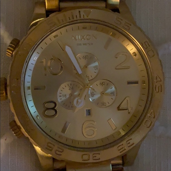 Mens Nixon 51-30 all gold chronograph 51 mm - Picture 2 of 4